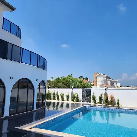 Luxury Imperial וילה באלאק